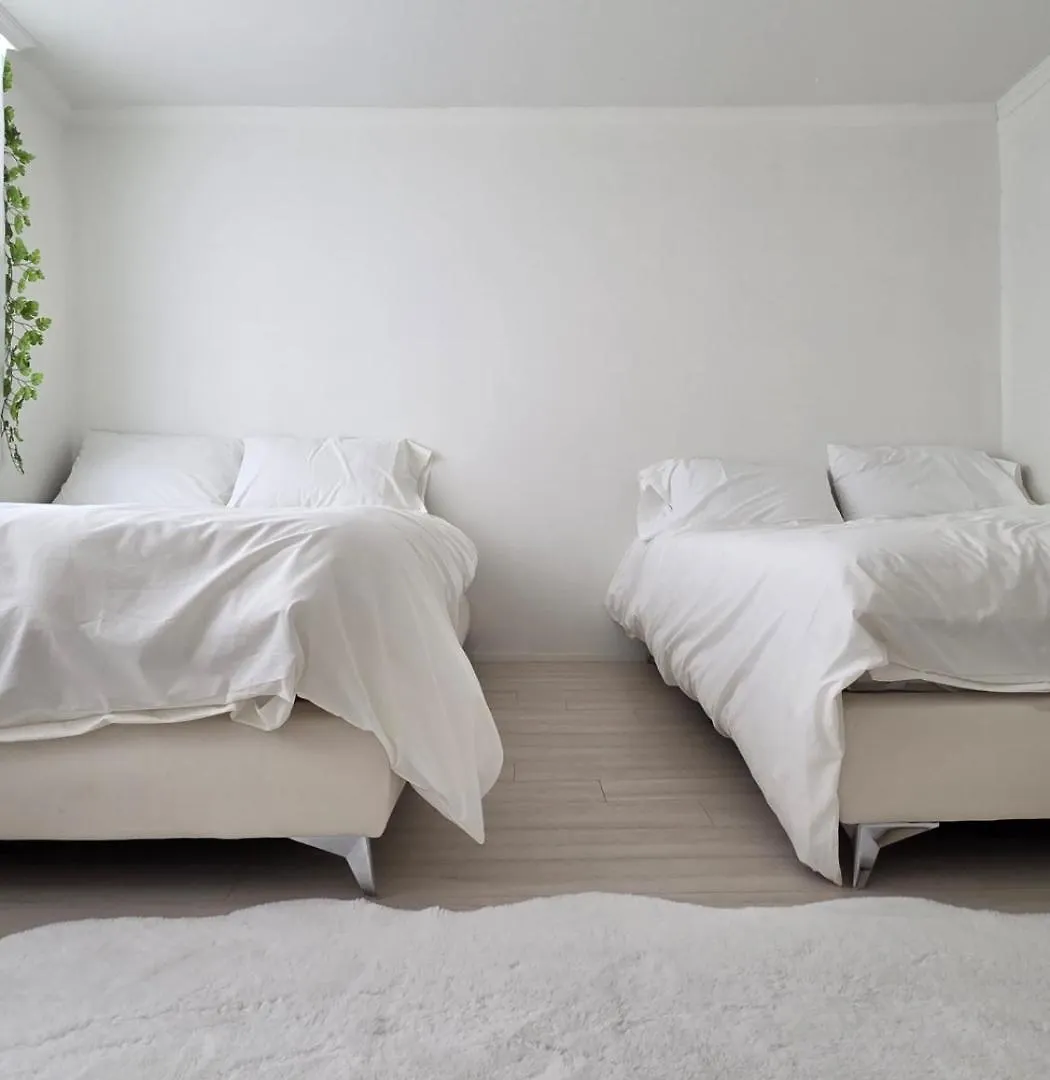 Parking Available, Luxury Apartment Within A 5-Minute Walk To Hongdae, Hapjeong, Mangwon, And Mangwon Market Seoul